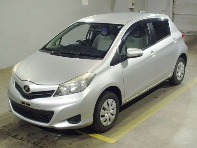 TOYOTA VITZ 2011