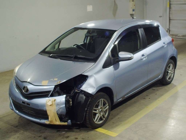 TOYOTA VITZ 2013