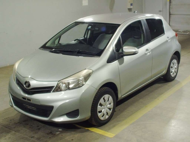 TOYOTA VITZ 2011