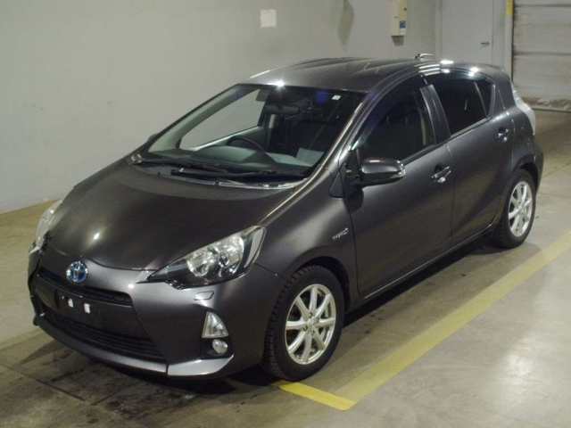 TOYOTA AQUA 2012