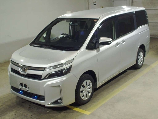 TOYOTA VOXY 2014