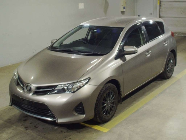 TOYOTA AURIS 2013