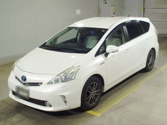 TOYOTA PRIUS ALPHA 2012