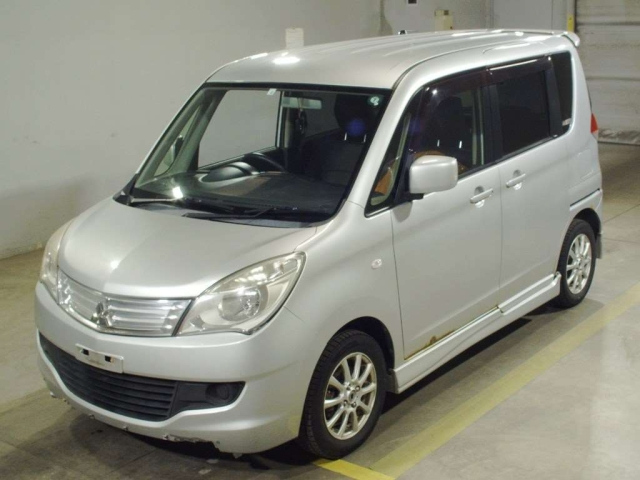 MITSUBISHI DELICA D2