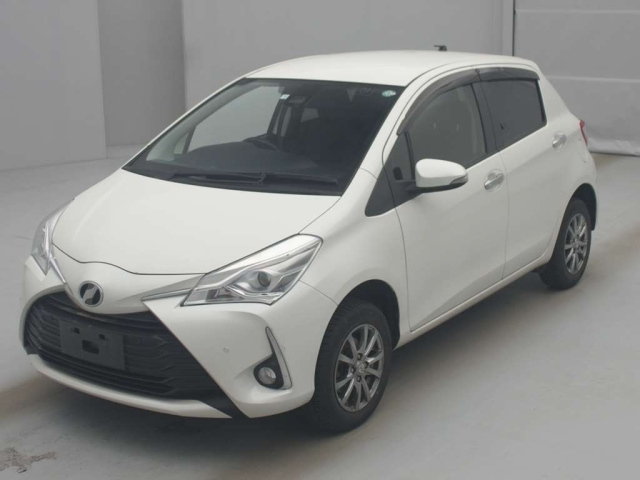 TOYOTA VITZ 2020