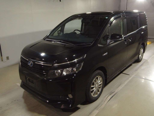 TOYOTA VOXY 2014