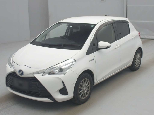 TOYOTA VITZ 2018