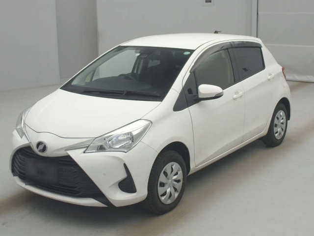 TOYOTA VITZ 2020