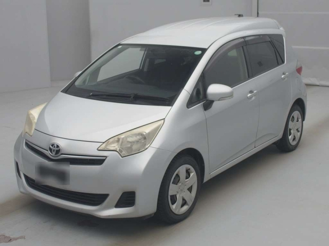 TOYOTA RACTIS 2011
