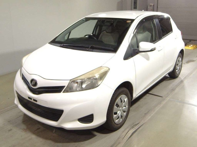 TOYOTA VITZ 2011