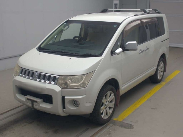 MITSUBISHI DELICA D5 2009