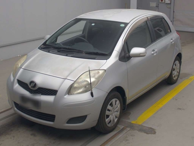 TOYOTA VITZ 2010