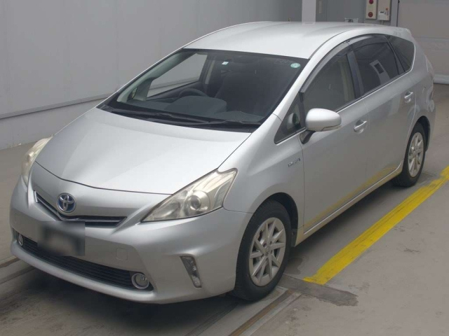 TOYOTA PRIUS ALPHA 2012