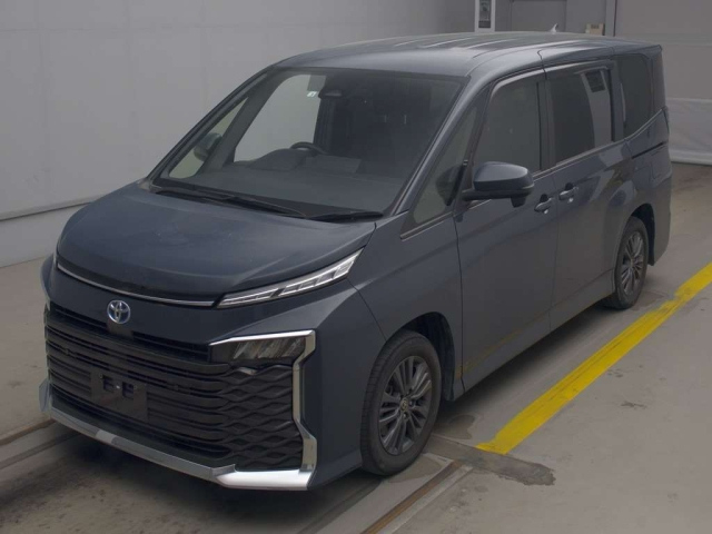 TOYOTA VOXY 2022