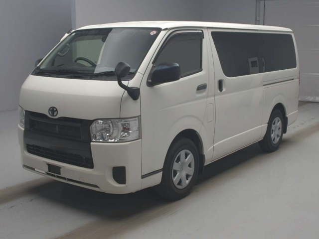 TOYOTA HIACE VAN 2019