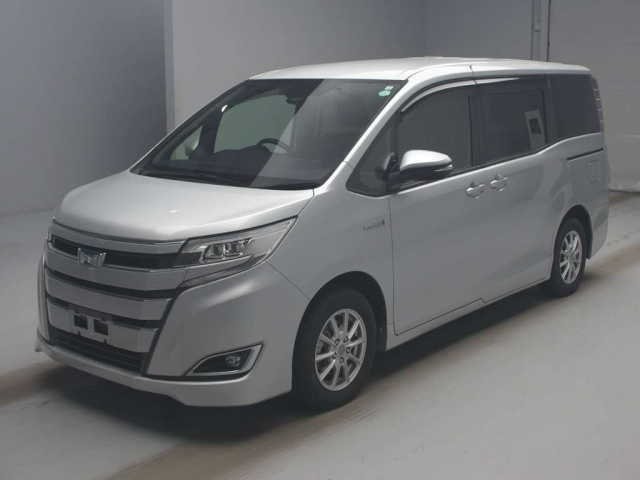 TOYOTA NOAH 2018