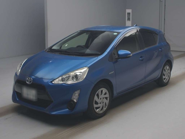 TOYOTA AQUA 2015
