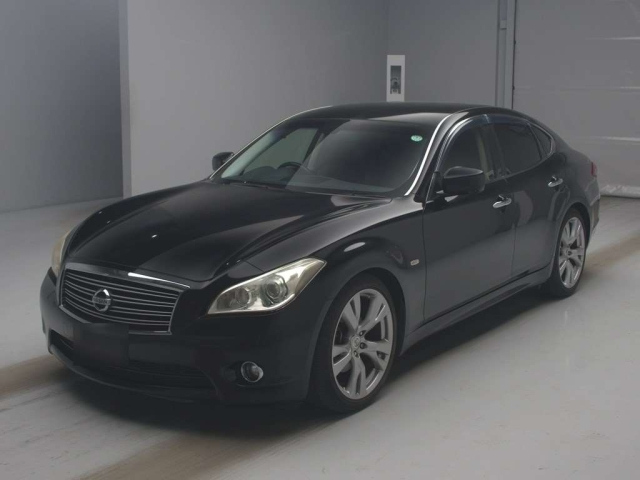 NISSAN FUGA