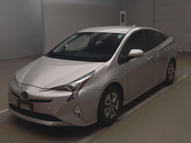 TOYOTA PRIUS 2018
