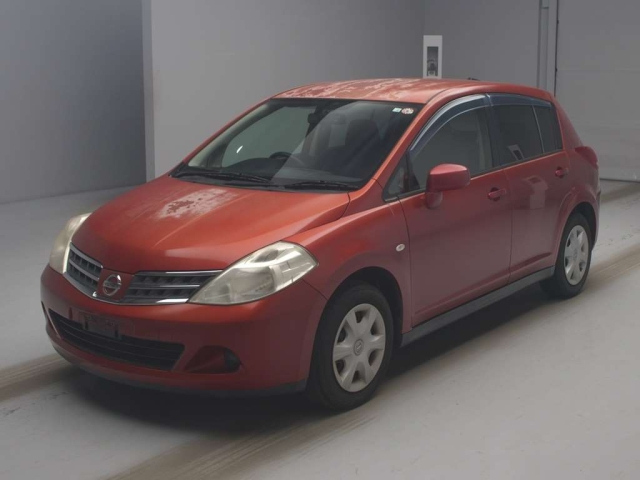 NISSAN TIIDA 2010