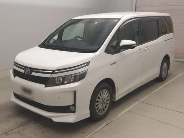 TOYOTA VOXY 2014