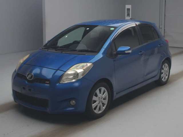 TOYOTA VITZ 2010