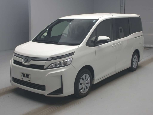 TOYOTA VOXY 2017