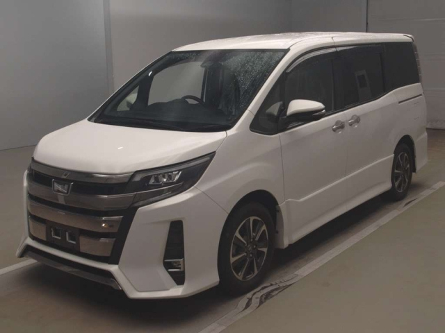 TOYOTA NOAH 2018