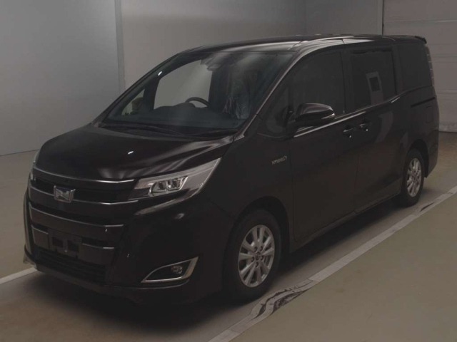 TOYOTA NOAH 2018