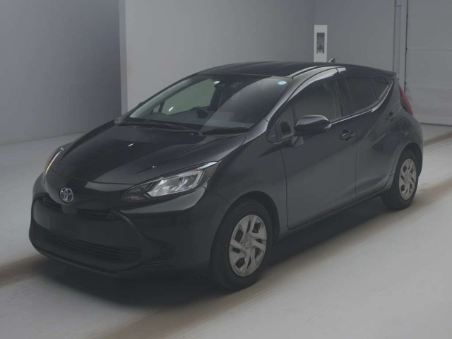 TOYOTA AQUA 2022