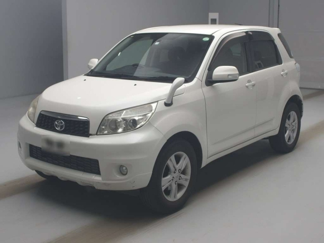 TOYOTA RUSH