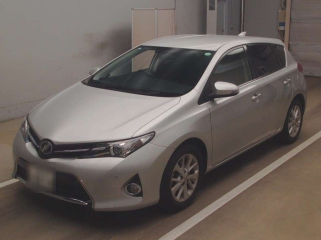 TOYOTA AURIS 2013