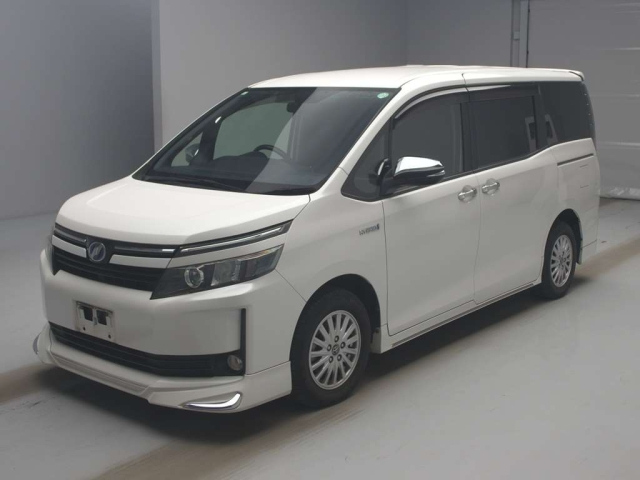TOYOTA VOXY 2015