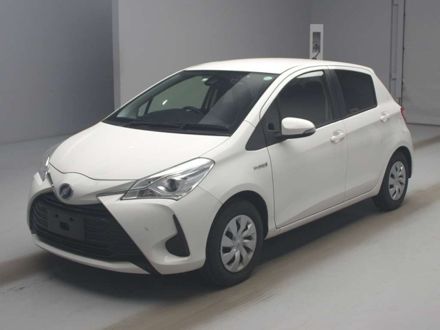 TOYOTA VITZ 2020
