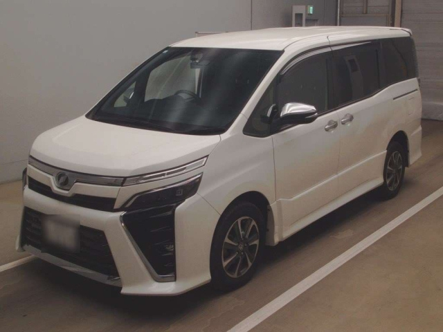 TOYOTA VOXY 2019