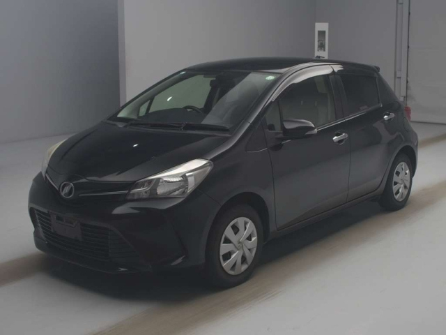 TOYOTA VITZ 2015