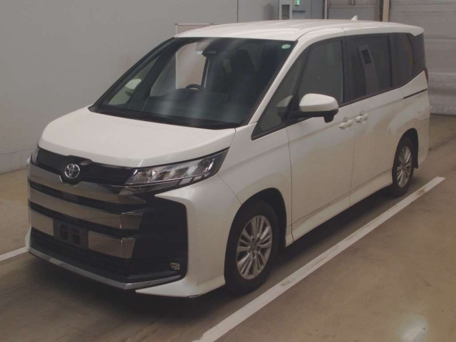 TOYOTA NOAH 2022