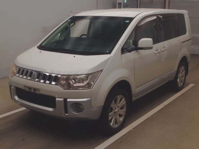 MITSUBISHI DELICA D5 2010