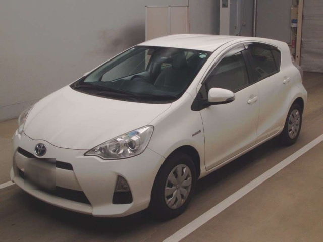TOYOTA AQUA 2013