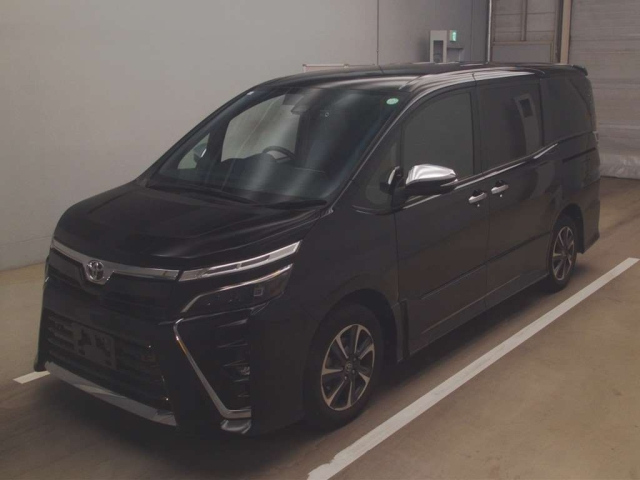 TOYOTA VOXY 2021