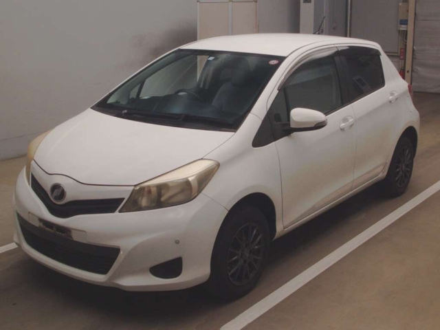 TOYOTA VITZ 2011