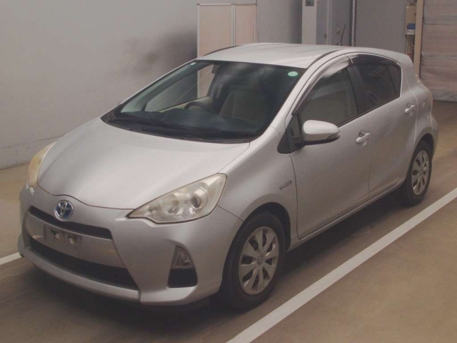 TOYOTA AQUA 2012