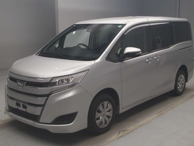 TOYOTA NOAH 2020