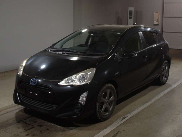 TOYOTA AQUA 2015