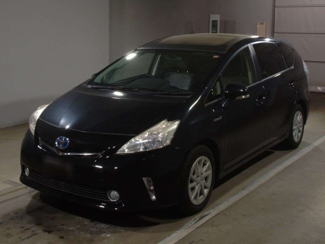 TOYOTA PRIUS ALPHA 2012