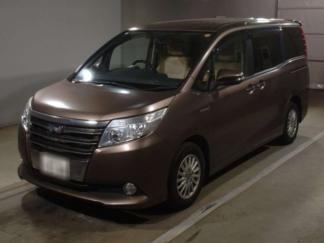 TOYOTA NOAH