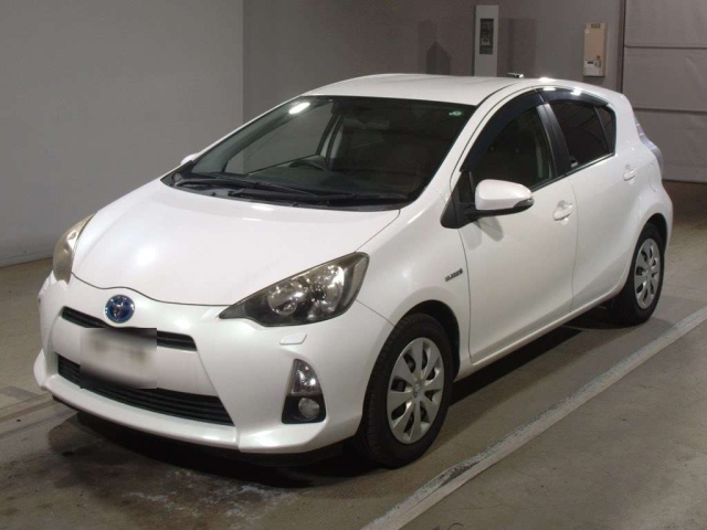 TOYOTA AQUA 2013