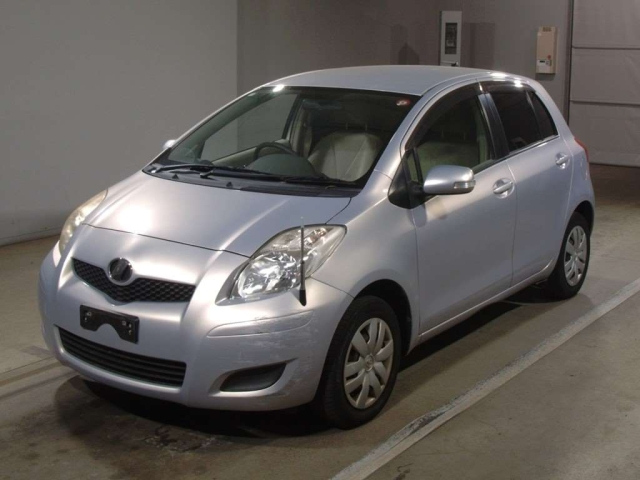 TOYOTA VITZ 2010