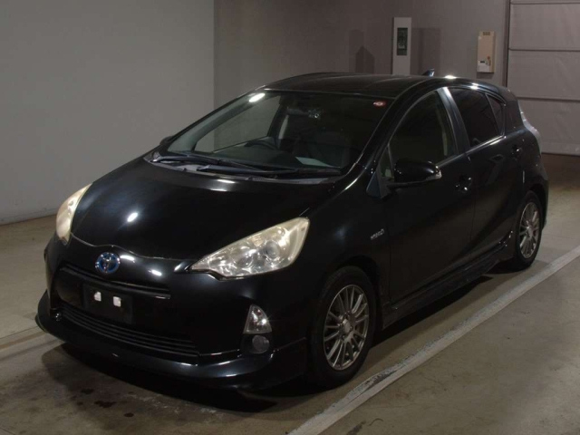 TOYOTA AQUA 2012