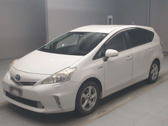 TOYOTA PRIUS ALPHA 2012